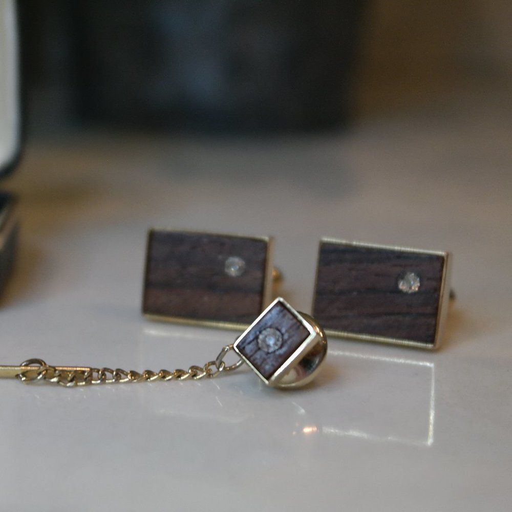 Cufflinks and Tie Tack with Wood Grain and Small Diamond "Like" Stone Vintage